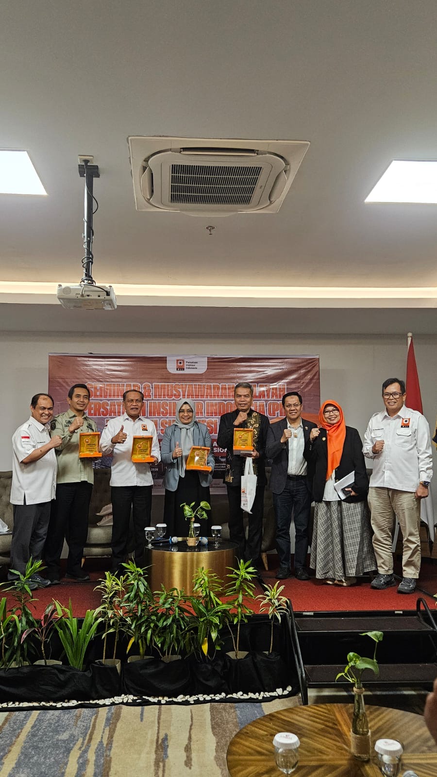 4c6ff169-952d-4e82-8e78-e4291b99ddc7